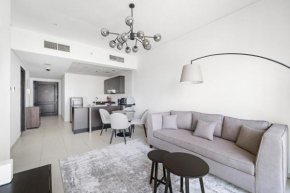 VayK - Exclusive 1BR Stay with Dubai Eye Views